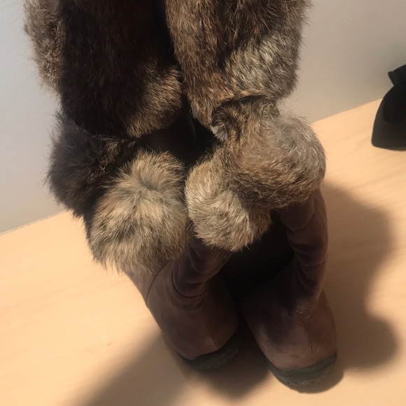 Worn once Tods suede and fur snow boots - Picture 4 of 5